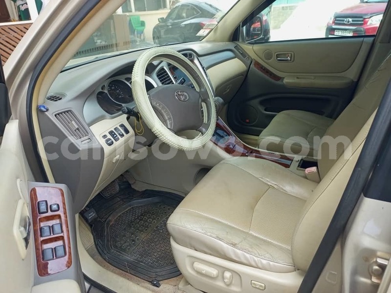 Big with watermark toyota highlander benin cotonou 22487