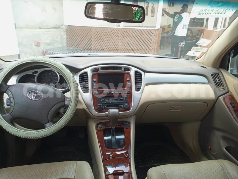 Big with watermark toyota highlander benin cotonou 22487