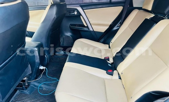 Acheter Occasion Voiture Toyota RAV4 Gris à Cotonou, Benin Acheter Occasion Voiture Toyota RAV4 Gris à Cotonou, Benin