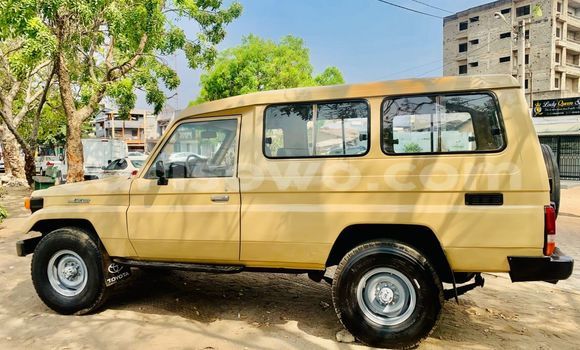 Acheter Occasion Voiture Toyota Land Cruiser Beige à Cotonou, Benin Acheter Occasion Voiture Toyota Land Cruiser Beige à Cotonou, Benin