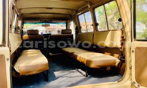 Acheter Occasion Voiture Toyota Land Cruiser Beige à Cotonou, Benin Acheter Occasion Voiture Toyota Land Cruiser Beige à Cotonou, Benin