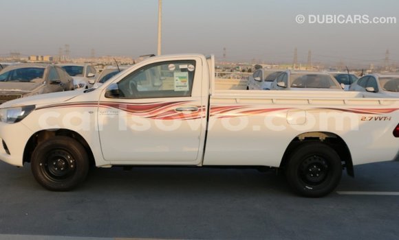 Acheter Import Voiture Toyota Hilux Blanc à Import - Dubai, Benin Acheter Import Voiture Toyota Hilux Blanc à Import - Dubai, Benin