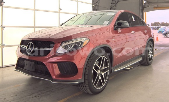Acheter Import Voiture Mercedes-Benz GLE Rouge à Cotonou, Benin Acheter Import Voiture Mercedes-Benz GLE Rouge à Cotonou, Benin