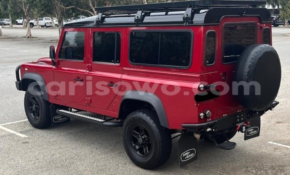Sayi Na hannu Land Rover Defender Red Mota in Porto Novo a Benin Sayi Na hannu Land Rover Defender Red Mota in Porto Novo a Benin