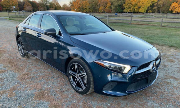 Sayi Na hannu Mercedes-Benz A–Class Blue Mota in Porto Novo a Benin