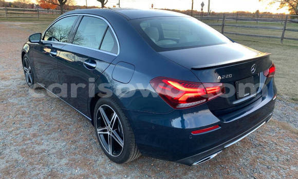 Sayi Na hannu Mercedes-Benz A–Class Blue Mota in Porto Novo a Benin Sayi Na hannu Mercedes-Benz A–Class Blue Mota in Porto Novo a Benin