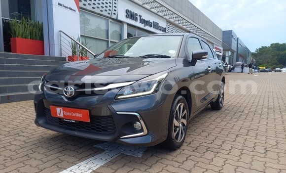 Sayi Na hannu Toyota Starlet Blue Mota in Porto Novo a Benin Sayi Na hannu Toyota Starlet Blue Mota in Porto Novo a Benin