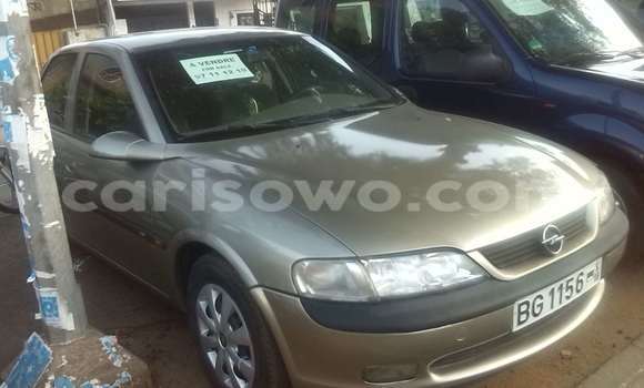 Sayi Na hannu Opel Vectra Brown Mota in Cotonou a Benin Sayi Na hannu Opel Vectra Brown Mota in Cotonou a Benin