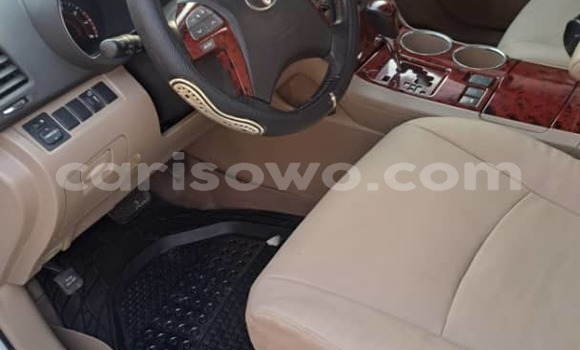 Ra Àlòkù Toyota Highlander funfun Ọkọ̀ in Cotonou ni Benin Ra Àlòkù Toyota Highlander funfun Ọkọ̀ in Cotonou ni Benin