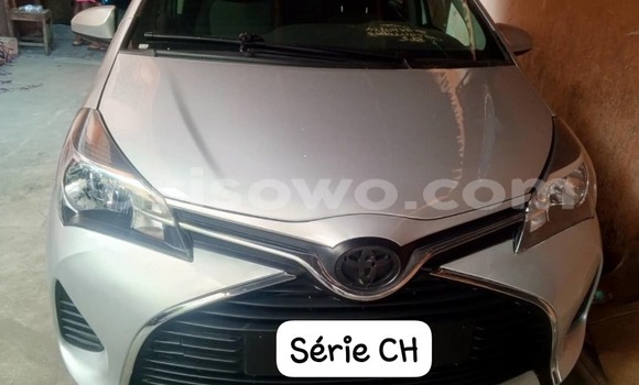 Sayi Na hannu Toyota Yaris Azurfa Mota in Cotonou a Benin