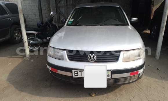 Sayi Na hannu Volkswagen Passat Azurfa Mota in Cotonou a Benin