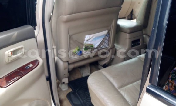 Acheter Occasion Voiture Toyota Land Cruiser Gris à Cotonou, Benin Acheter Occasion Voiture Toyota Land Cruiser Gris à Cotonou, Benin