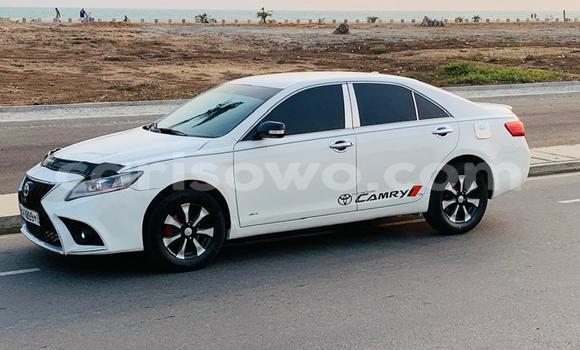 Ra Àlòkù Toyota Camry Silver Ọkọ̀ in Cotonou ni Benin Ra Àlòkù Toyota Camry Silver Ọkọ̀ in Cotonou ni Benin