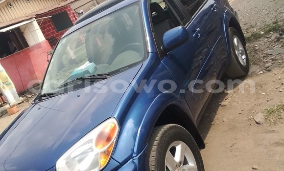 Ra Àlòkù Toyota RAV4 Blue Ọkọ̀ in Cotonou ni Benin Ra Àlòkù Toyota RAV4 Blue Ọkọ̀ in Cotonou ni Benin