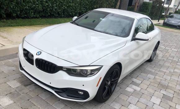 Sayi Na hannu BMW 4-Series White Mota in Porto Novo a Benin Sayi Na hannu BMW 4-Series White Mota in Porto Novo a Benin