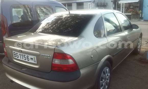 Sayi Na hannu Opel Vectra Brown Mota in Cotonou a Benin Sayi Na hannu Opel Vectra Brown Mota in Cotonou a Benin