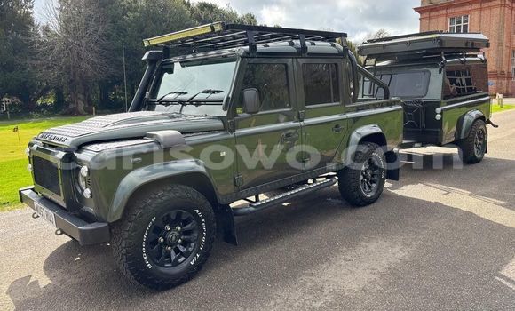 Sayi Na hannu Land Rover Defender Green Mota in Porto Novo a Benin Sayi Na hannu Land Rover Defender Green Mota in Porto Novo a Benin