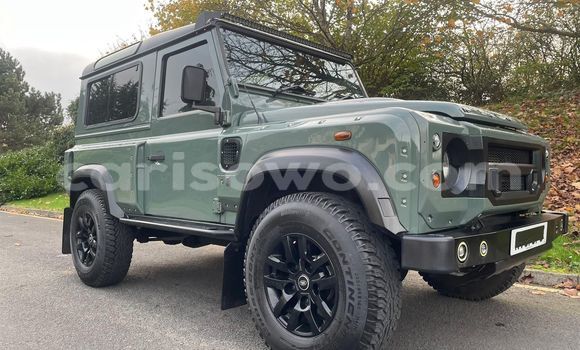 Sayi Na hannu Land Rover Defender Green Mota in Porto Novo a Benin Sayi Na hannu Land Rover Defender Green Mota in Porto Novo a Benin