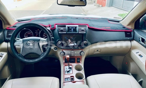 Acheter Occasion Voiture Toyota Highlander Blanc à Abomey Calavi, Benin Acheter Occasion Voiture Toyota Highlander Blanc à Abomey Calavi, Benin