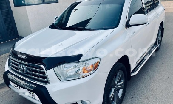 Acheter Occasion Voiture Toyota Highlander Blanc à Abomey Calavi, Benin Acheter Occasion Voiture Toyota Highlander Blanc à Abomey Calavi, Benin