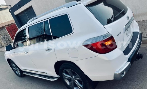 Acheter Occasion Voiture Toyota Highlander Blanc à Abomey Calavi, Benin Acheter Occasion Voiture Toyota Highlander Blanc à Abomey Calavi, Benin