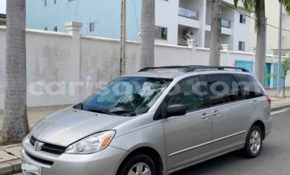 Acheter Occasion Voiture Toyota Sienna Beige à Abomey Calavi, Benin