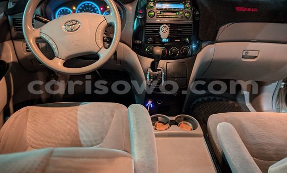 Acheter Occasion Voiture Toyota Sienna Beige à Abomey Calavi, Benin Acheter Occasion Voiture Toyota Sienna Beige à Abomey Calavi, Benin