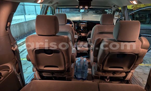 Acheter Occasion Voiture Toyota Sienna Beige à Abomey Calavi, Benin Acheter Occasion Voiture Toyota Sienna Beige à Abomey Calavi, Benin