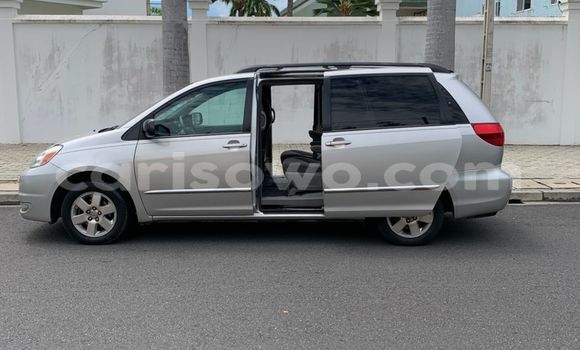 Acheter Occasion Voiture Toyota Sienna Beige à Abomey Calavi, Benin Acheter Occasion Voiture Toyota Sienna Beige à Abomey Calavi, Benin