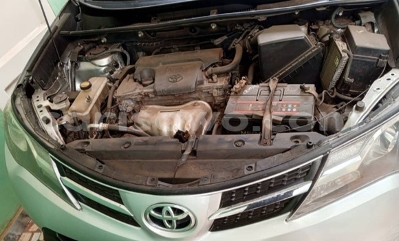 Acheter Occasion Voiture Toyota RAV4 Gris à Abomey Calavi, Benin Acheter Occasion Voiture Toyota RAV4 Gris à Abomey Calavi, Benin