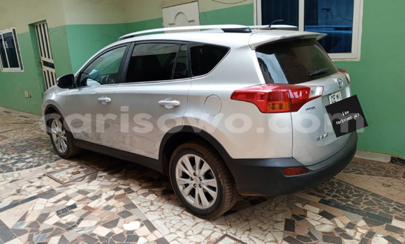 Sayi Na hannu Toyota RAV4 Azurfa Mota in Abomey Calavi a Benin Sayi Na hannu Toyota RAV4 Azurfa Mota in Abomey Calavi a Benin
