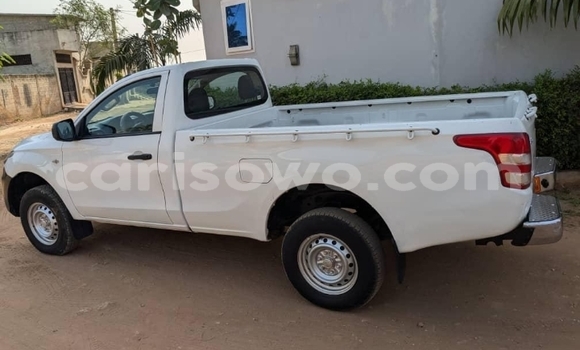 Sayi Na hannu Mitsubishi Chariot White Mota in Abomey Calavi a Benin Sayi Na hannu Mitsubishi Chariot White Mota in Abomey Calavi a Benin
