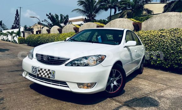 Ra Àlòkù Toyota Camry funfun Ọkọ̀ in Abomey Calavi ni Benin Ra Àlòkù Toyota Camry funfun Ọkọ̀ in Abomey Calavi ni Benin
