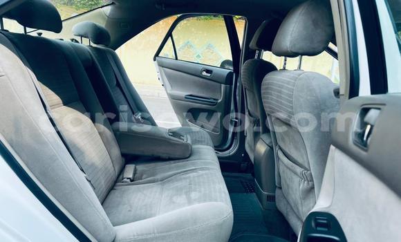 Ra Àlòkù Toyota Camry funfun Ọkọ̀ in Abomey Calavi ni Benin Ra Àlòkù Toyota Camry funfun Ọkọ̀ in Abomey Calavi ni Benin
