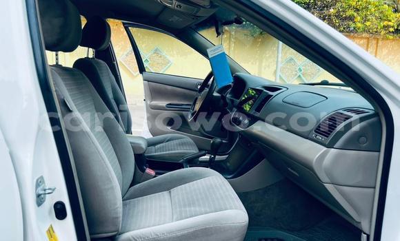 Ra Àlòkù Toyota Camry funfun Ọkọ̀ in Abomey Calavi ni Benin Ra Àlòkù Toyota Camry funfun Ọkọ̀ in Abomey Calavi ni Benin
