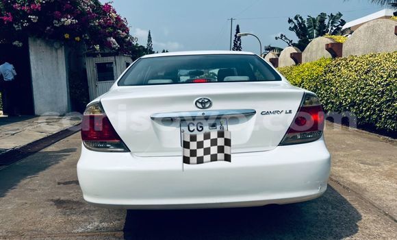 Ra Àlòkù Toyota Camry funfun Ọkọ̀ in Abomey Calavi ni Benin Ra Àlòkù Toyota Camry funfun Ọkọ̀ in Abomey Calavi ni Benin