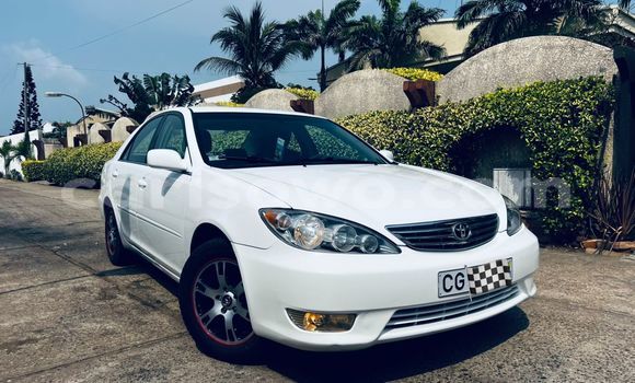 Ra Àlòkù Toyota Camry funfun Ọkọ̀ in Abomey Calavi ni Benin Ra Àlòkù Toyota Camry funfun Ọkọ̀ in Abomey Calavi ni Benin