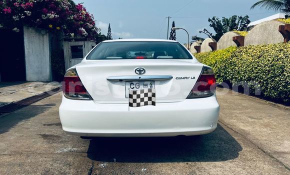 Ra Àlòkù Toyota Camry funfun Ọkọ̀ in Abomey Calavi ni Benin Ra Àlòkù Toyota Camry funfun Ọkọ̀ in Abomey Calavi ni Benin