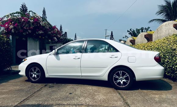 Ra Àlòkù Toyota Camry funfun Ọkọ̀ in Abomey Calavi ni Benin Ra Àlòkù Toyota Camry funfun Ọkọ̀ in Abomey Calavi ni Benin