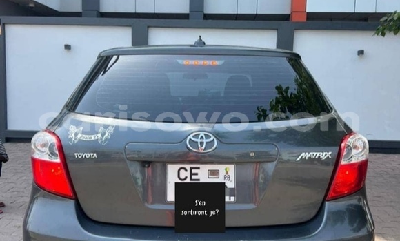 Sayi Na hannu Toyota Matrix Azurfa Mota in Abomey Calavi a Benin Sayi Na hannu Toyota Matrix Azurfa Mota in Abomey Calavi a Benin