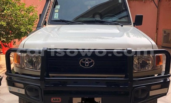 Ra Àlòkù Toyota Land Cruiser Alagara Ọkọ̀ in Cotonou ni Benin