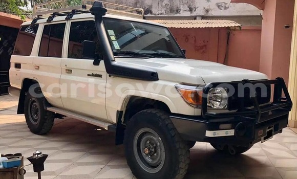 Acheter Occasion Voiture Toyota Land Cruiser Beige à Cotonou, Benin Acheter Occasion Voiture Toyota Land Cruiser Beige à Cotonou, Benin