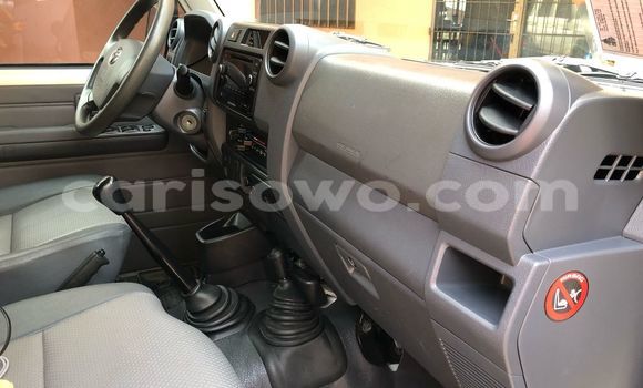 Acheter Occasion Voiture Toyota Land Cruiser Beige à Cotonou, Benin Acheter Occasion Voiture Toyota Land Cruiser Beige à Cotonou, Benin