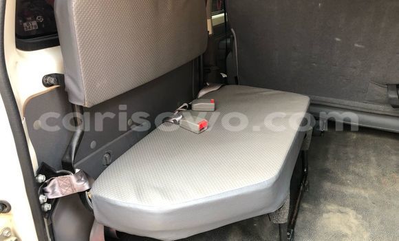 Acheter Occasion Voiture Toyota Land Cruiser Beige à Cotonou, Benin Acheter Occasion Voiture Toyota Land Cruiser Beige à Cotonou, Benin