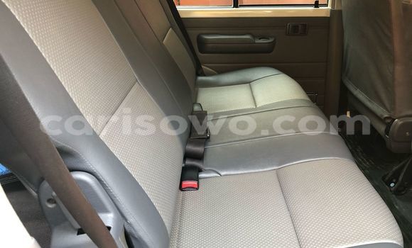 Acheter Occasion Voiture Toyota Land Cruiser Beige à Cotonou, Benin Acheter Occasion Voiture Toyota Land Cruiser Beige à Cotonou, Benin