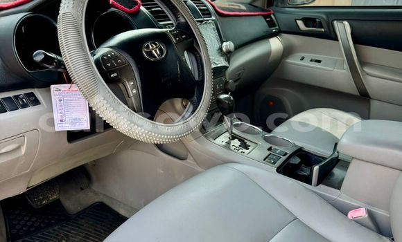 Buy Used Toyota Highlander White Car in Cotonou in Benign Buy Used Toyota Highlander White Car in Cotonou in Benign