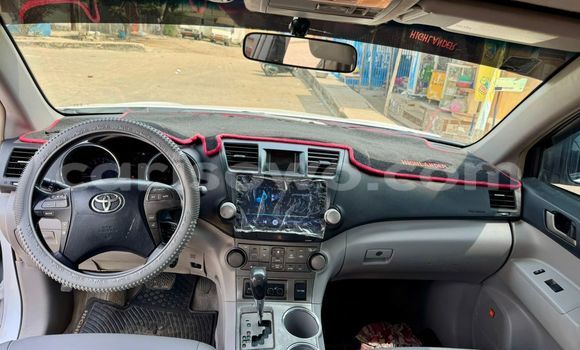 Buy Used Toyota Highlander White Car in Cotonou in Benign Buy Used Toyota Highlander White Car in Cotonou in Benign