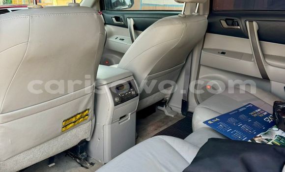 Buy Used Toyota Highlander White Car in Cotonou in Benign Buy Used Toyota Highlander White Car in Cotonou in Benign