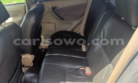 Ra Àlòkù Toyota RAV4 Black Ọkọ̀ in Cotonou ni Benin Ra Àlòkù Toyota RAV4 Black Ọkọ̀ in Cotonou ni Benin