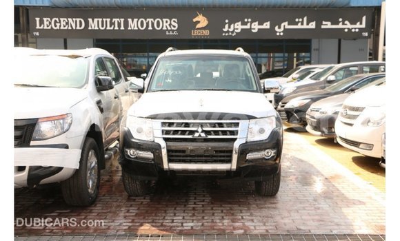 Acheter Import Voiture Mitsubishi Pajero Noir à Import - Dubai, Benin Acheter Import Voiture Mitsubishi Pajero Noir à Import - Dubai, Benin